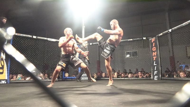 Cage kick